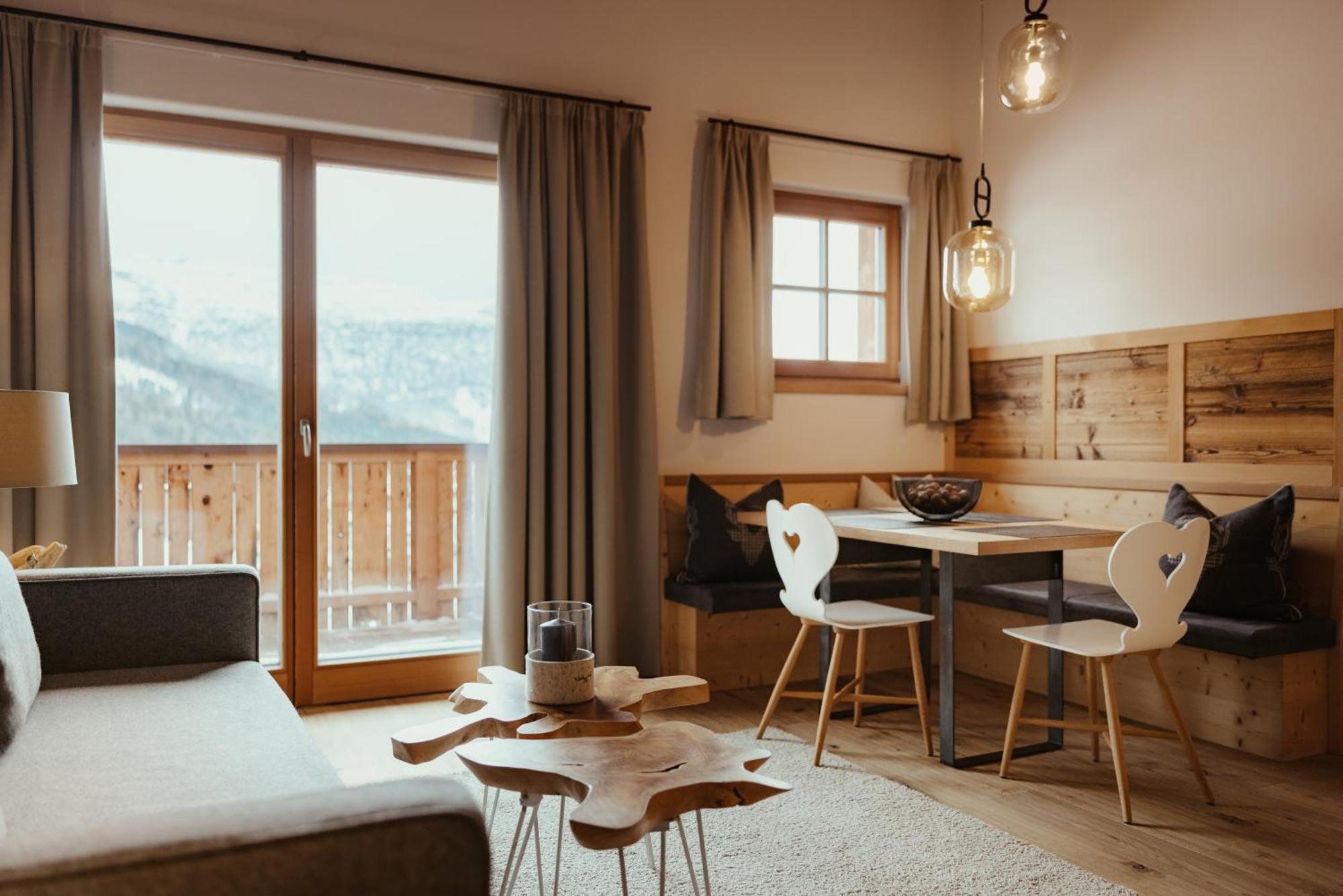 Villa Flora Mountain Lodges San Cassiano  Exterior photo